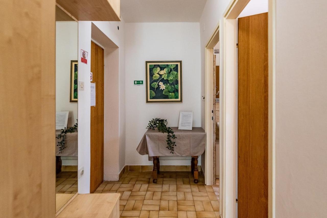 Apartments With A Swimming Pool Pula - 7356 Esterno foto